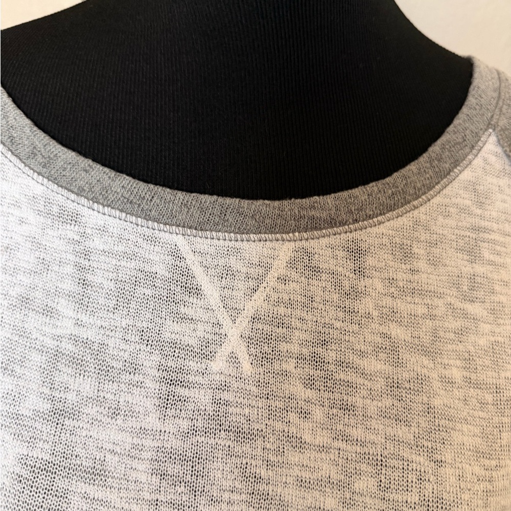 Hollister Cream and Brown Label - Picture 3 of 7